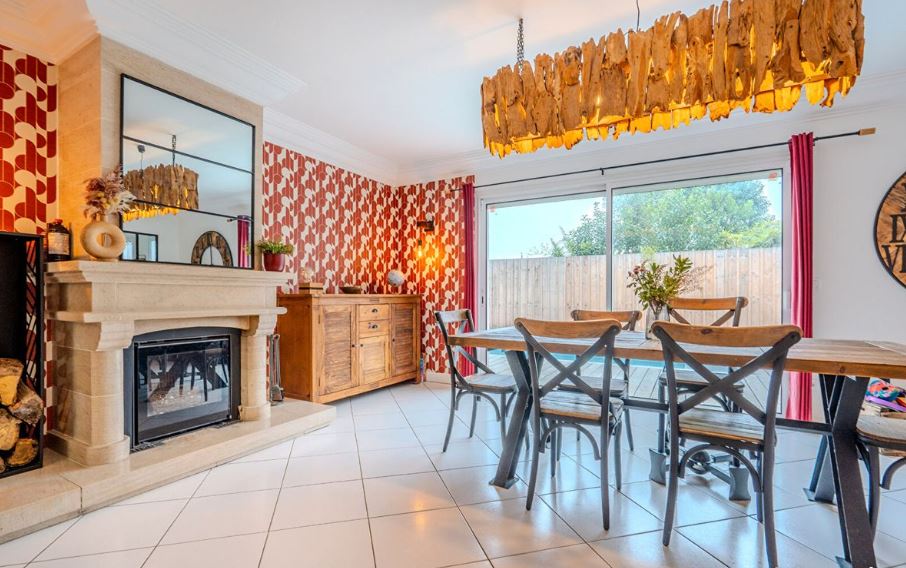 salon sam avec cheminée